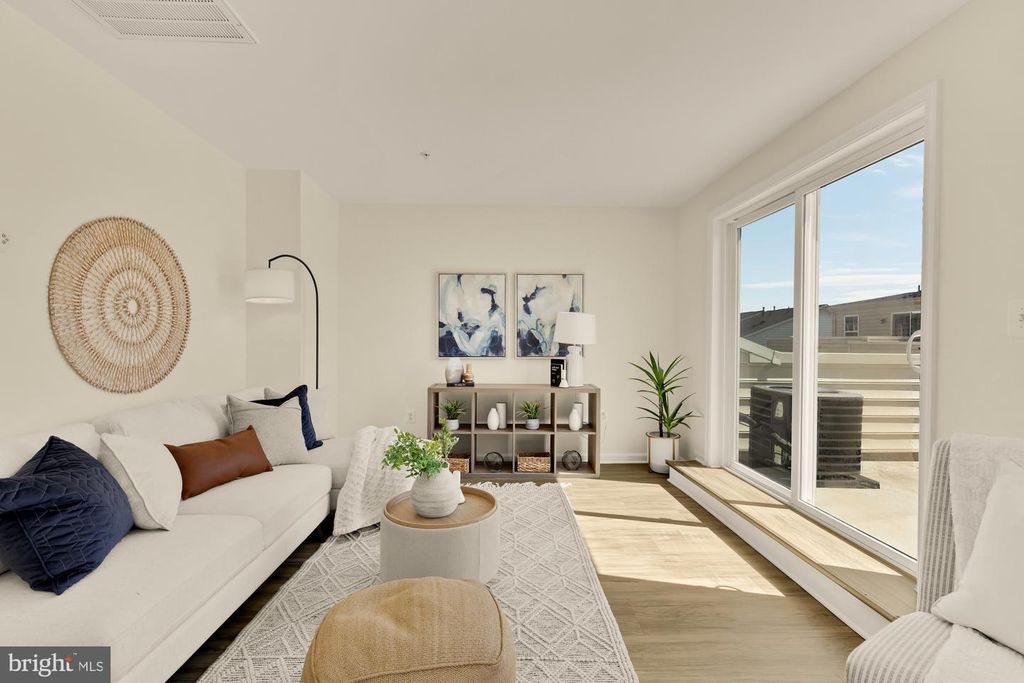 Image 32 of property listing at 5307 SMITHS COVE LN, Greenbelt, MD 20770