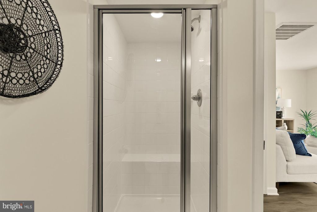 Image 35 of property listing at 5307 SMITHS COVE LN, Greenbelt, MD 20770