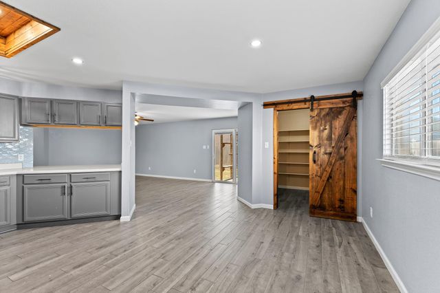 215 Sunny Brook DR, Leander, TX 78641