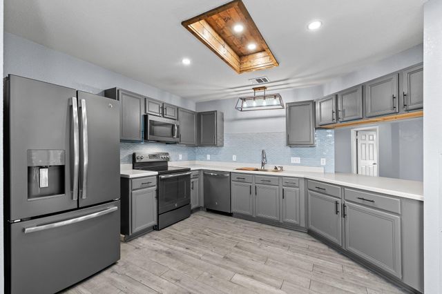 215 Sunny Brook DR, Leander, TX 78641