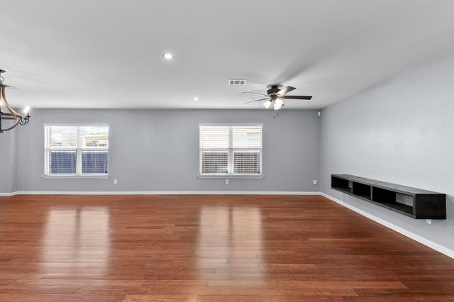 215 Sunny Brook DR, Leander, TX 78641