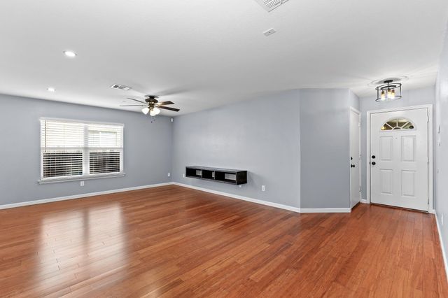 215 Sunny Brook DR, Leander, TX 78641