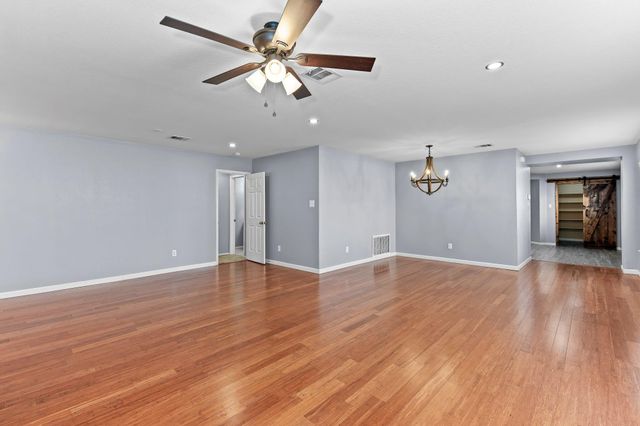 215 Sunny Brook DR, Leander, TX 78641