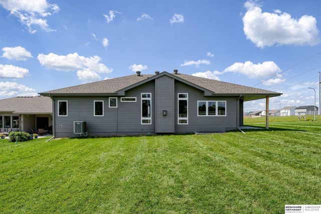 6021 N 168th Avenue, Omaha, NE 68116