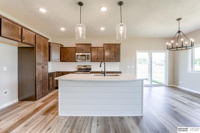 6021 N 168th Avenue, Omaha, NE 68116