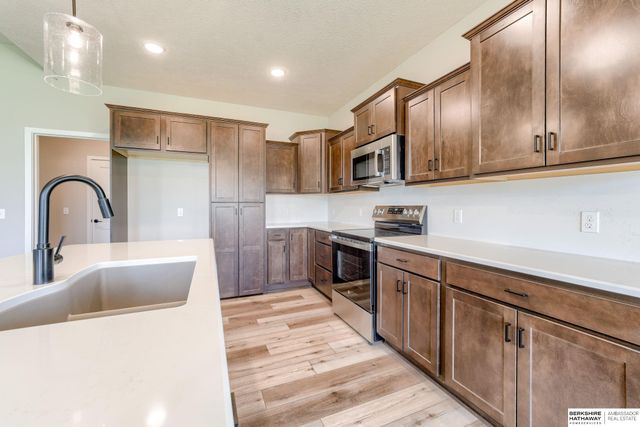 6021 N 168th Avenue, Omaha, NE 68116