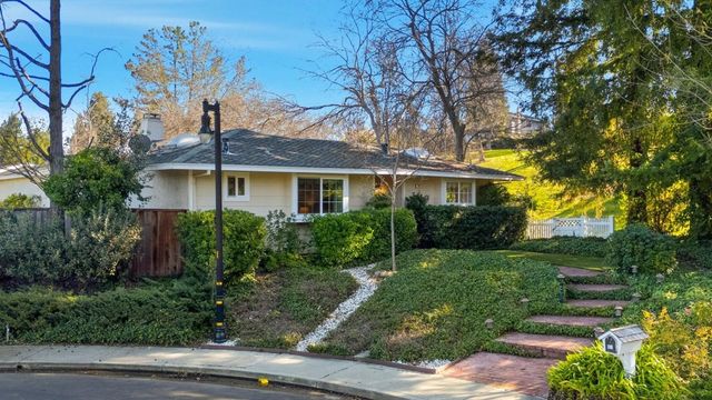 851 Luz Ct, Danville, CA 94526