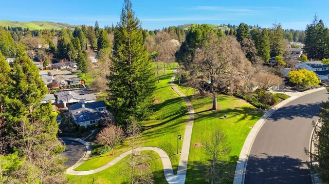 851 Luz Ct, Danville, CA 94526