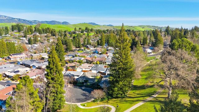 851 Luz Ct, Danville, CA 94526