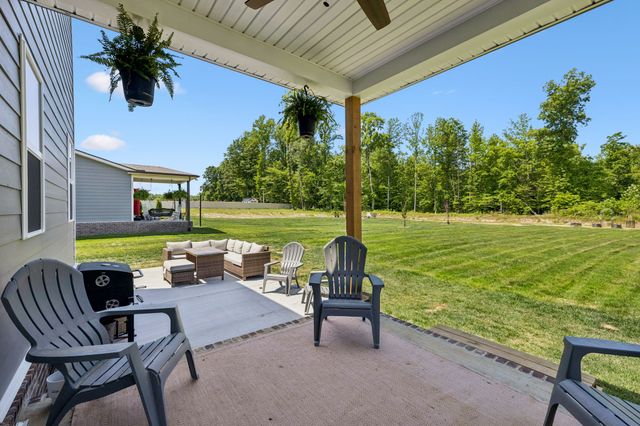 8583 Turnbull Dr, Pleasant View, TN 37146