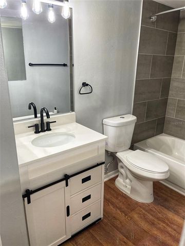 2846 SOMERSET PARK DRIVE 201, Tampa, FL 33613