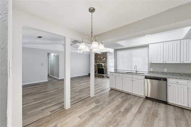 420 Thomas Chapel Drive, Arlington, TX 76014