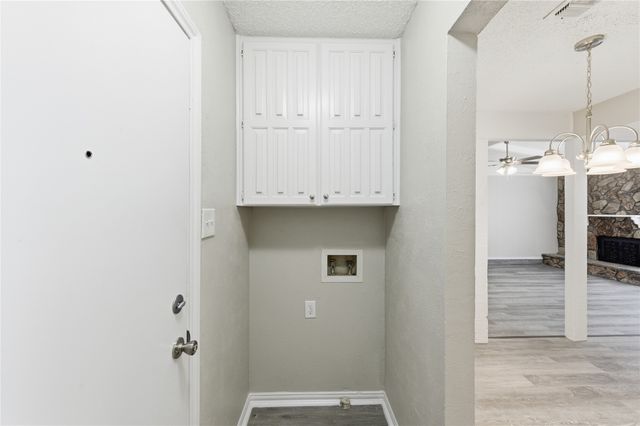 420 Thomas Chapel Drive, Arlington, TX 76014