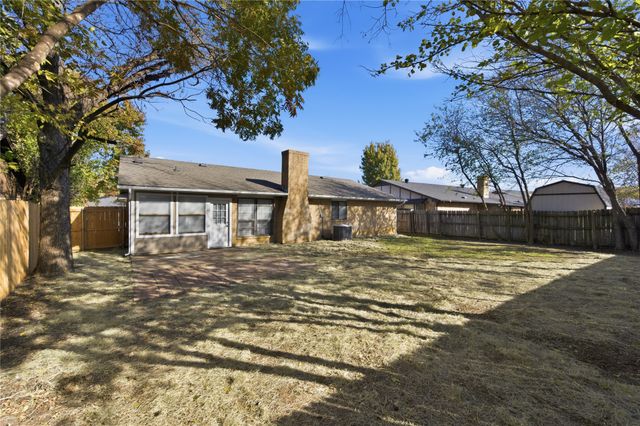 420 Thomas Chapel Drive, Arlington, TX 76014