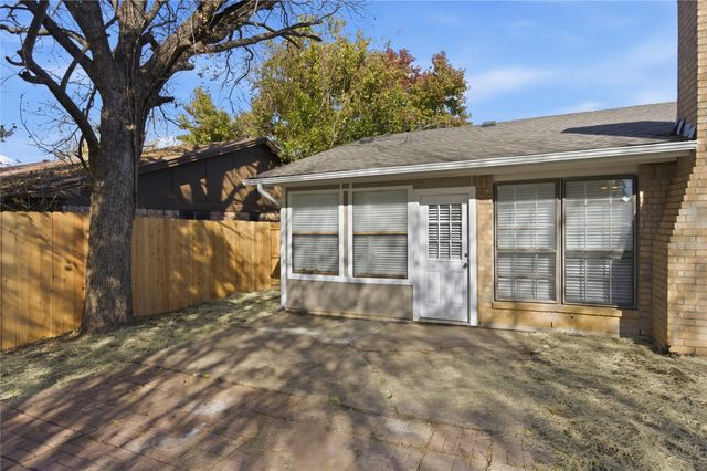 420 Thomas Chapel Drive, Arlington, TX 76014