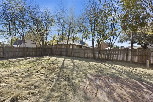 420 Thomas Chapel Drive, Arlington, TX 76014