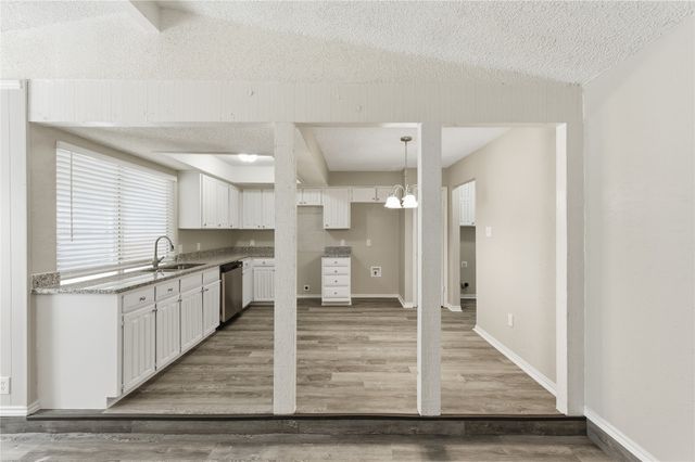 420 Thomas Chapel Drive, Arlington, TX 76014