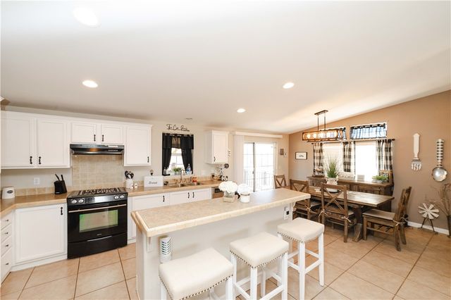 4938 N Davis Road, Golden Valley, AZ 86413