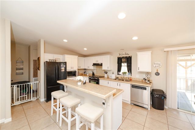 4938 N Davis Road, Golden Valley, AZ 86413