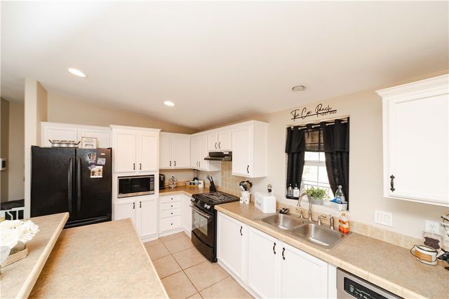 4938 N Davis Road, Golden Valley, AZ 86413