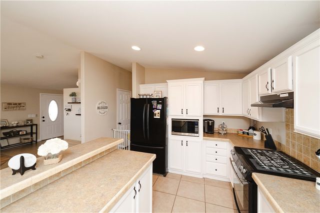 4938 N Davis Road, Golden Valley, AZ 86413