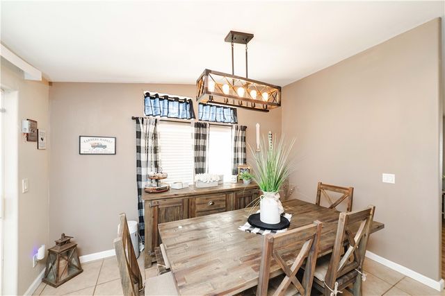 4938 N Davis Road, Golden Valley, AZ 86413