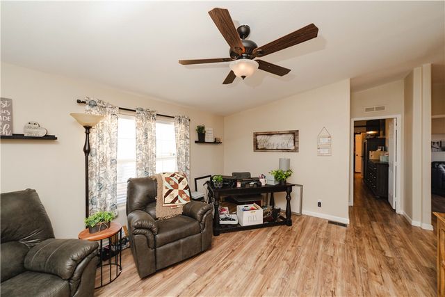 4938 N Davis Road, Golden Valley, AZ 86413