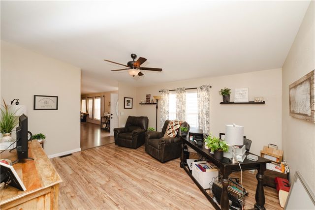 4938 N Davis Road, Golden Valley, AZ 86413