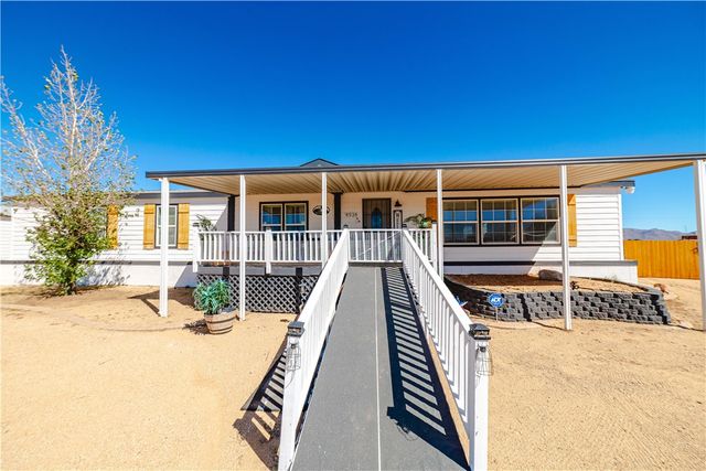 4938 N Davis Road, Golden Valley, AZ 86413