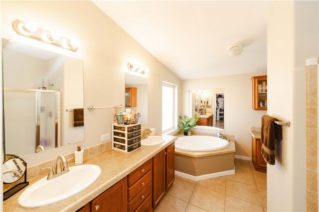 4938 N Davis Road, Golden Valley, AZ 86413