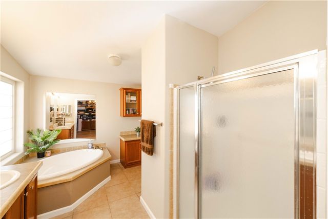 4938 N Davis Road, Golden Valley, AZ 86413