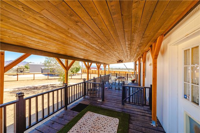 4938 N Davis Road, Golden Valley, AZ 86413