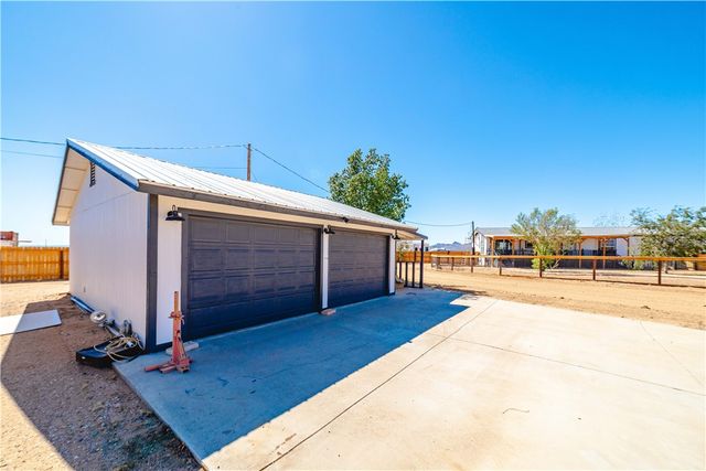 4938 N Davis Road, Golden Valley, AZ 86413