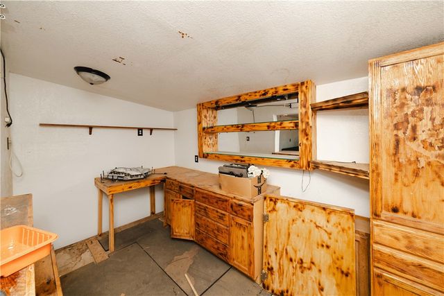 4938 N Davis Road, Golden Valley, AZ 86413