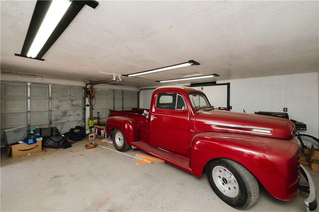 4938 N Davis Road, Golden Valley, AZ 86413