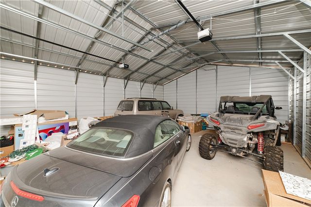 4938 N Davis Road, Golden Valley, AZ 86413