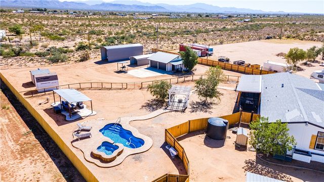 4938 N Davis Road, Golden Valley, AZ 86413