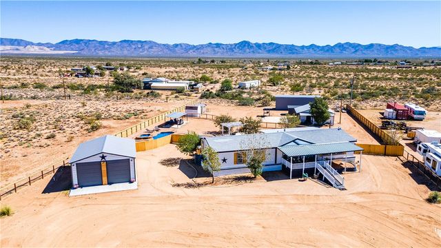 4938 N Davis Road, Golden Valley, AZ 86413