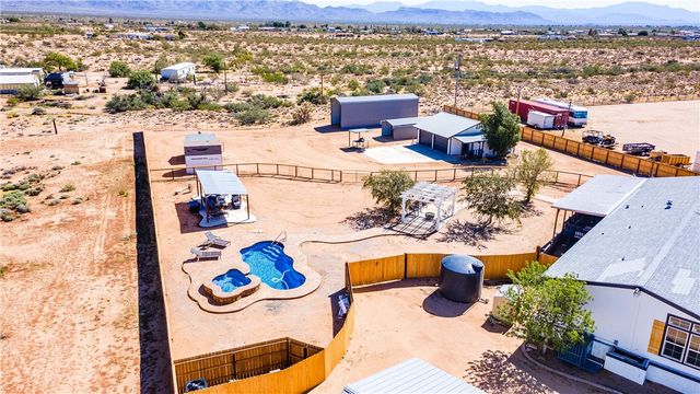 4938 N Davis Road, Golden Valley, AZ 86413