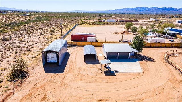 4938 N Davis Road, Golden Valley, AZ 86413