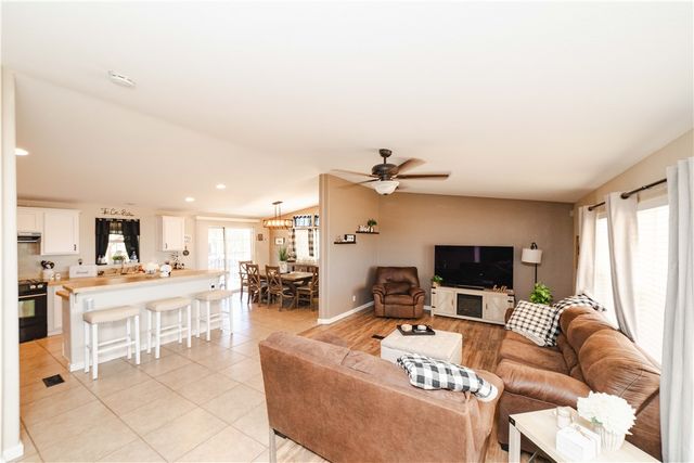 4938 N Davis Road, Golden Valley, AZ 86413