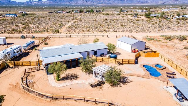 4938 N Davis Road, Golden Valley, AZ 86413