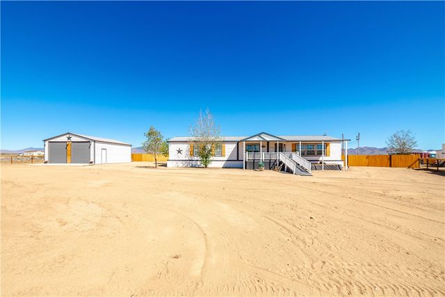 4938 N Davis Road, Golden Valley, AZ 86413