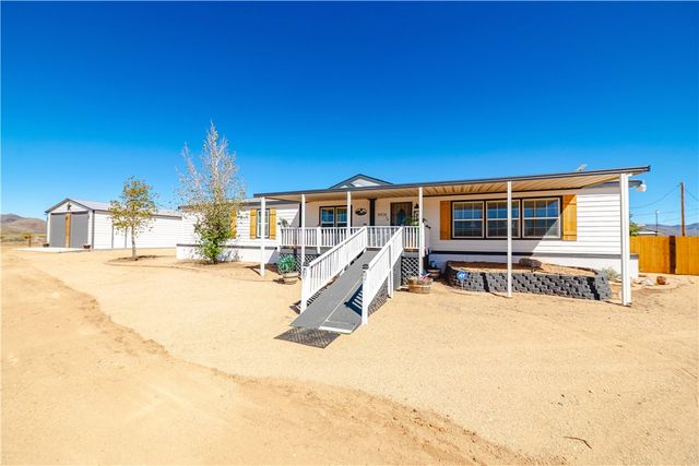 4938 N Davis Road, Golden Valley, AZ 86413