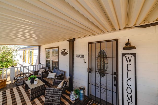 4938 N Davis Road, Golden Valley, AZ 86413