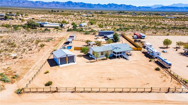 4938 N Davis Road, Golden Valley, AZ 86413