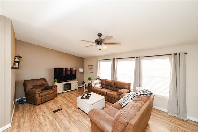 4938 N Davis Road, Golden Valley, AZ 86413