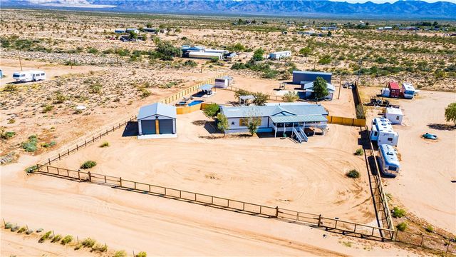 4938 N Davis Road, Golden Valley, AZ 86413