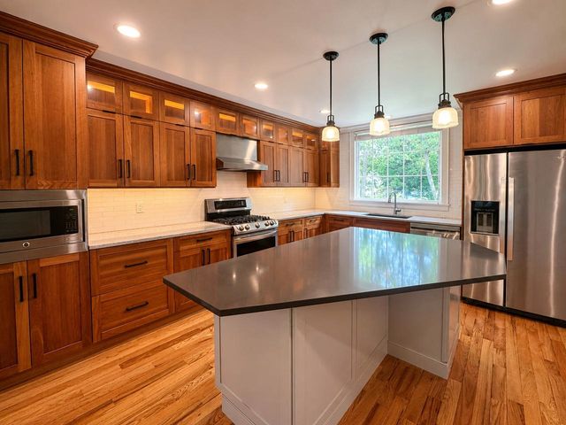 23 Cayuga Court, Burlington, VT 05408