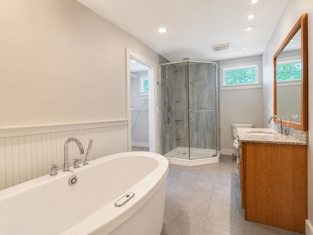 23 Cayuga Court, Burlington, VT 05408